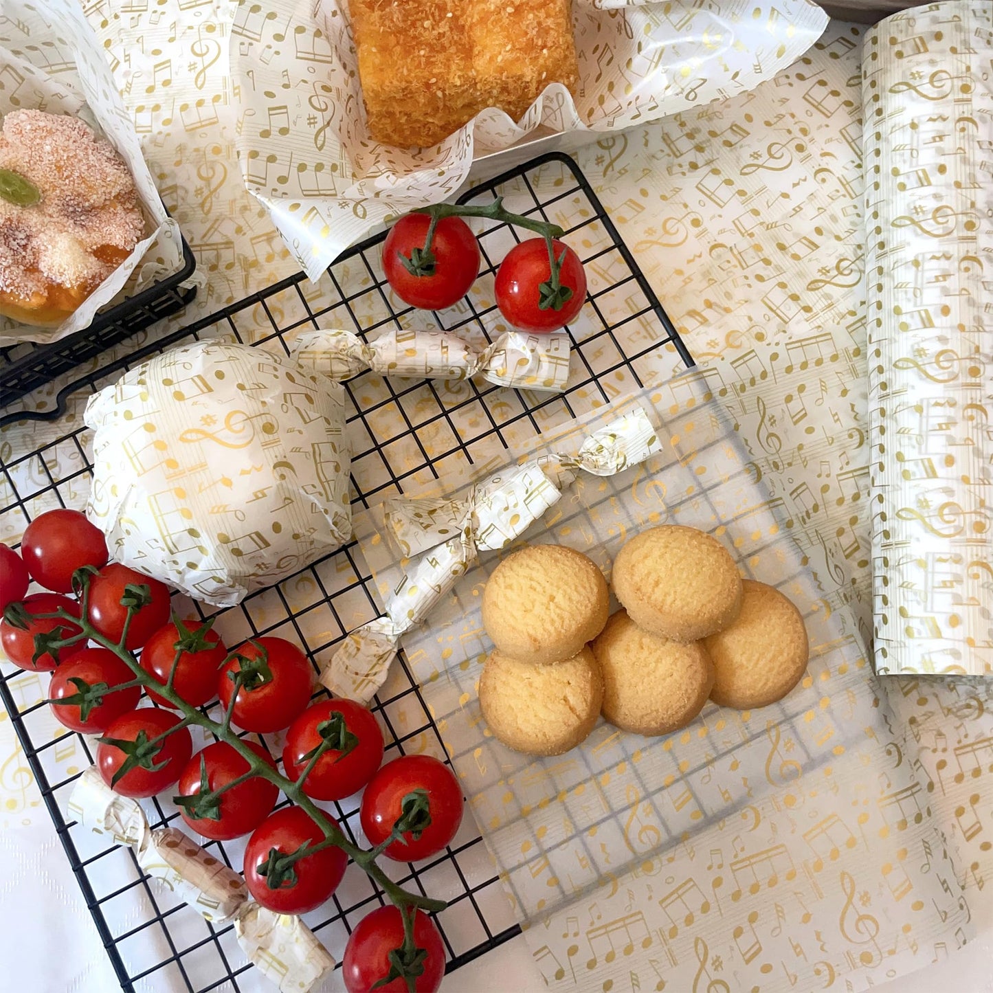 Suiwen 150 Gold and White Music Note Patterned Wax Paper, Food Picnic Greaseproof Paper, Waterproof Dry Hamburger Liners Wrapping Tissue for Plastic Food Basket