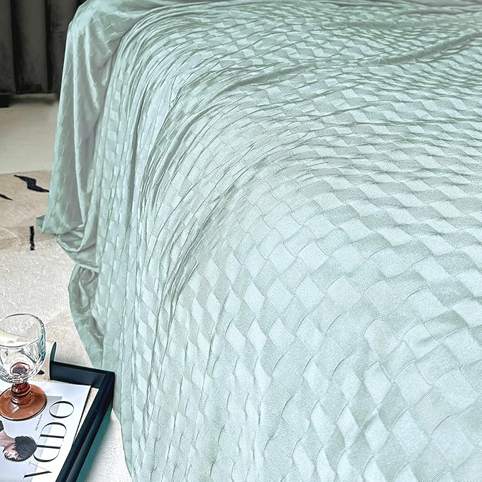AmyHomie Cooling Blanket,90"x108"King Size,Summer Blankets with Double Sided Cold Effect, Arc-Chill Q-Max>0.5 Cool Fiber, Breathable Lightweight Blankets for Hot Sleepers Night Sweats