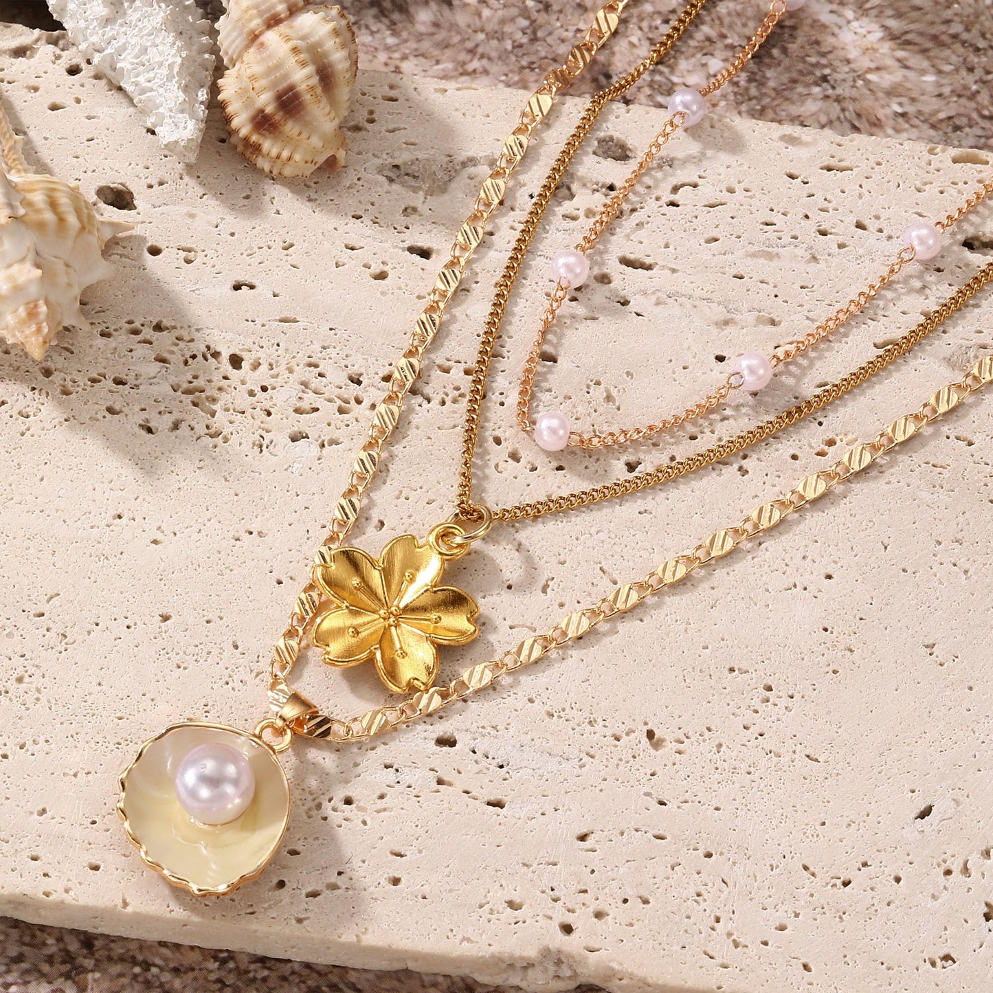 Drogomen Charm Necklaces for Women Layered Pearl Shell Choker Necklace Hibiscus Flower Necklace Beach Outfits for Vacation Summer Beach Hawaiian Jewelry for Women (CW)