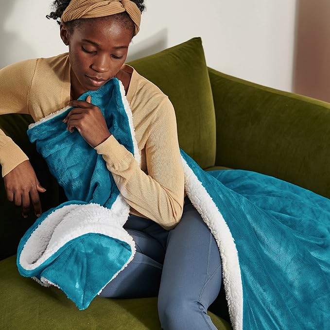 Bedsure GentleSoft Sherpa Fleece Throw Blanket for Couch - Thick and Warm Throw for Women and Men, Soft Fuzzy Plush Blanket for Winter, Non-Heated, Teal, 50x60 Inches