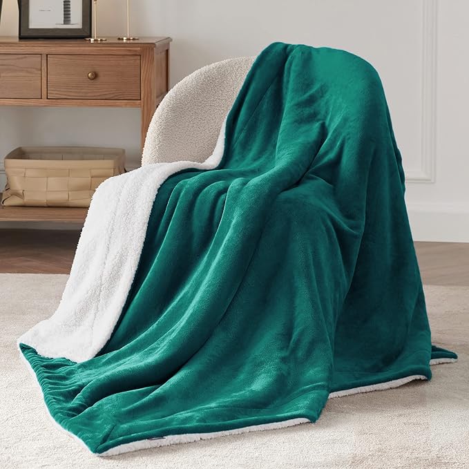 Bedsure GentleSoft Sherpa Fleece Throw Blanket for Couch - Thick and Warm Throw for Women and Men, Soft Fuzzy Plush Christmas Blanket for Winter, Non-Heated, Forest Green, 50x60 Inches