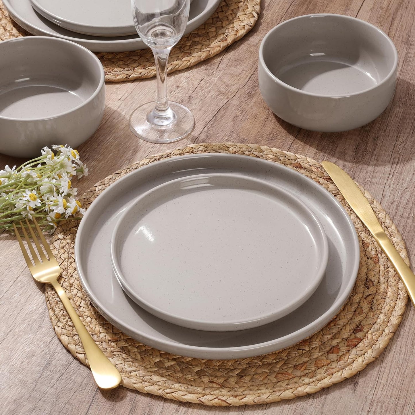 HaWare Stoneware Dinnerware Sets, 18-Piece Plates and Bowls Set for 6, Dishes Set for Home Restaurant, Speckled Cream Coffee