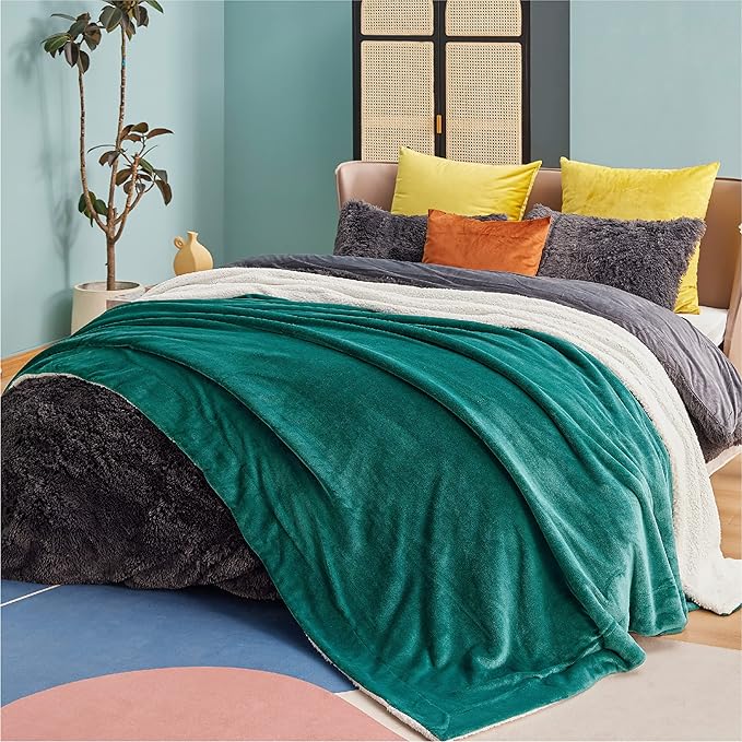 Bedsure GentleSoft Sherpa Fleece Blankets King Size for Bed - Thick and Warm Throw for Women and Men, Soft Fuzzy Plush King Christmas Blanket for Winter, Non-Heated, Forest Green, 108x90 Inches