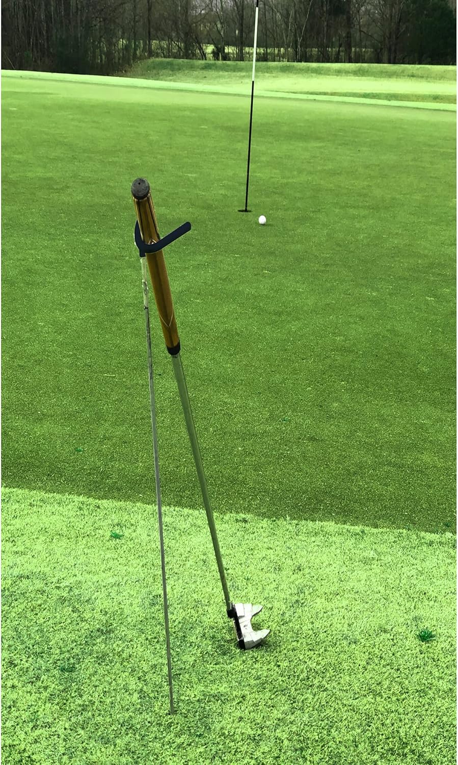 V-Shaped Golf Club Stand Keeps Your Clubs Clean, Dry & Visible, V-Stick Club Stand Made of Highly Durable Stainless Steel - Easy to Carry Golf Club Holder