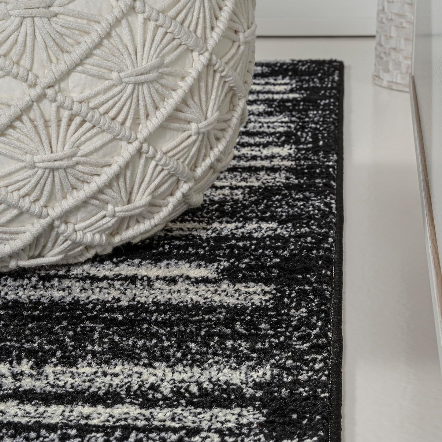 JONATHAN Y Khalil Modern Berber Stripe Black/Cream Indoor Area Rug, 4x6, Contemporary, Bohemian, Easy-Cleaning for Living Room, Bedroom, Kitchen, Pet Friendly, Non-Shedding (MOH207F-4)