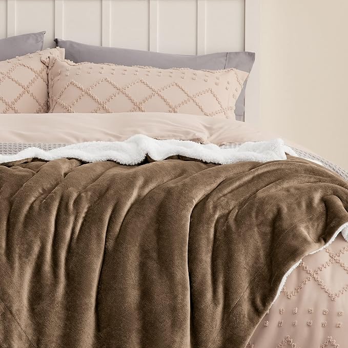 Bedsure GentleSoft Sherpa Fleece Throw Blanket for Couch - Thick and Warm Throw for Women and Men, Soft Fuzzy Plush Kids Blanket for Winter, Non-Heated, Camel, 50x60 Inches