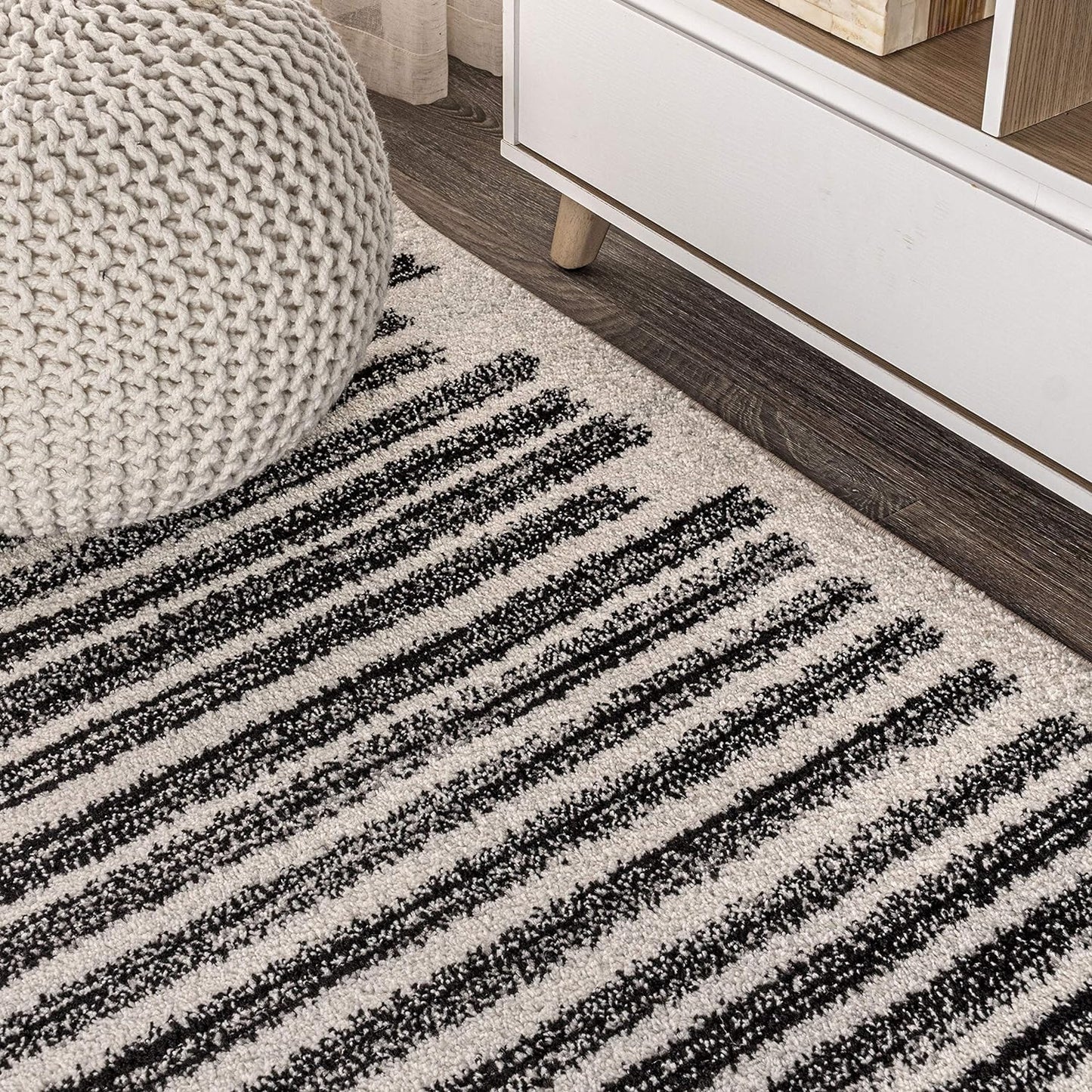 JONATHAN Y Khalil Modern Berber Stripe Cream/Black 7' Round Indoor Area Rug, Contemporary, Bohemian, Easy-Cleaning for Living Room, Bedroom, Kitchen, Pet Friendly, Non-Shedding (MOH207A-7R)