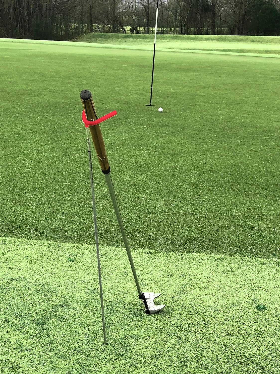 V-Shaped Golf Club Stand Keeps Your Clubs Clean, Dry & Visible, V-Stick Club Stand Made of Highly Durable Stainless Steel - Easy to Carry Golf Club Holder